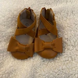 Gorgeous leather ballet flats with bow detail! Small shop